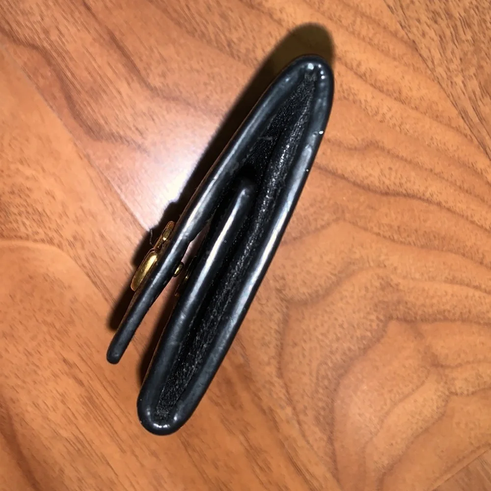 Authentic Gucci Marmont Leather Coinpurse - Picture 6 of 9